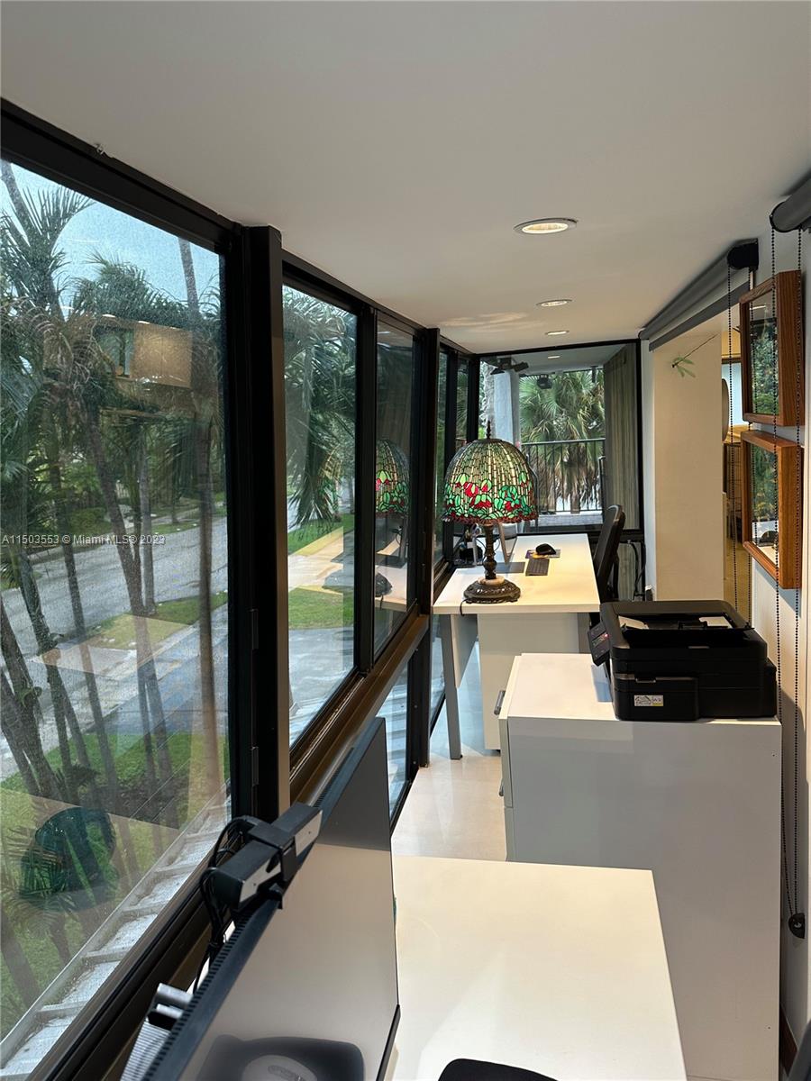 230 N Sunrise Dr # 7