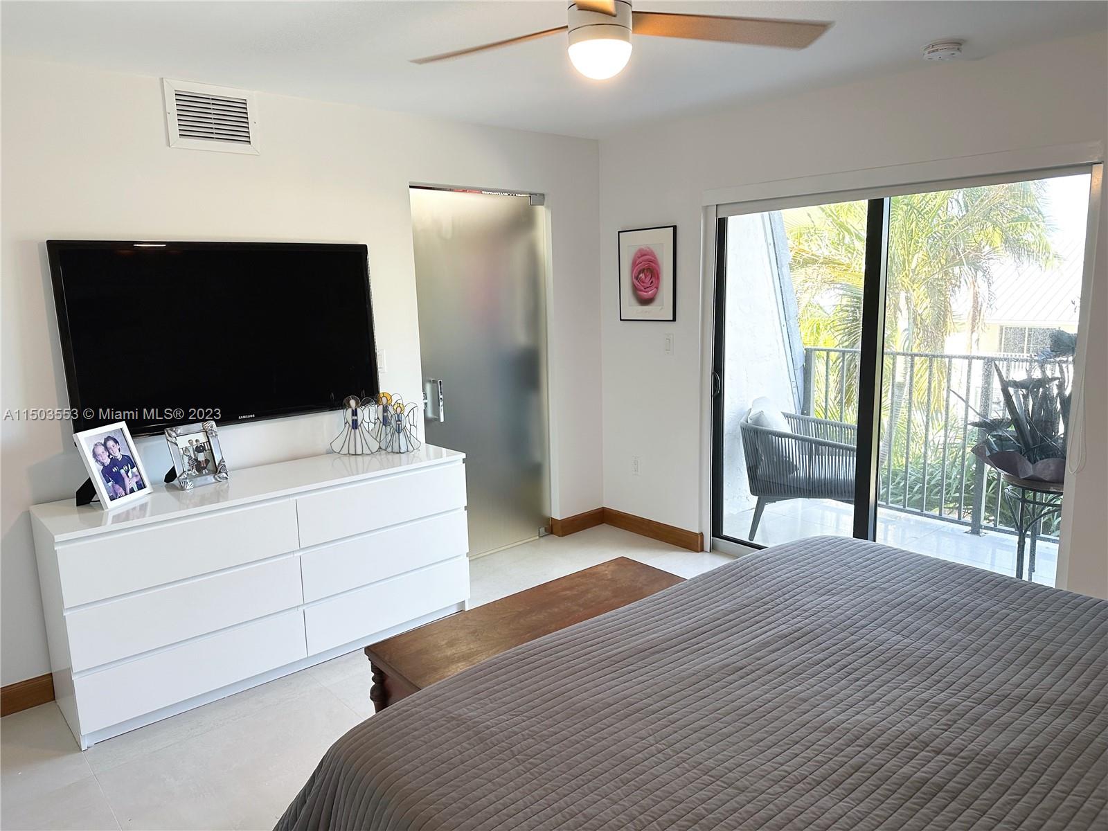 230 N Sunrise Dr # 7
