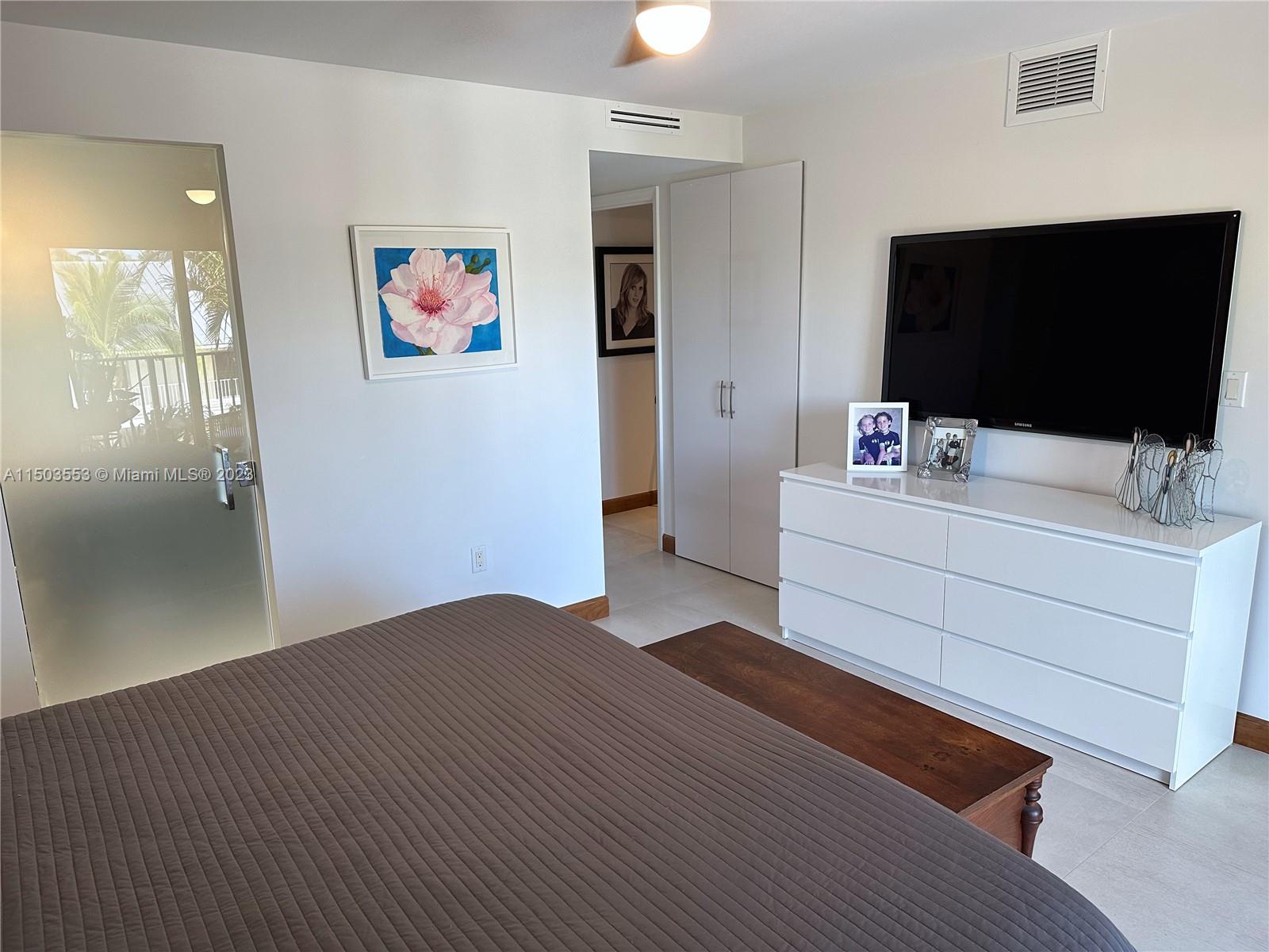 230 N Sunrise Dr # 7