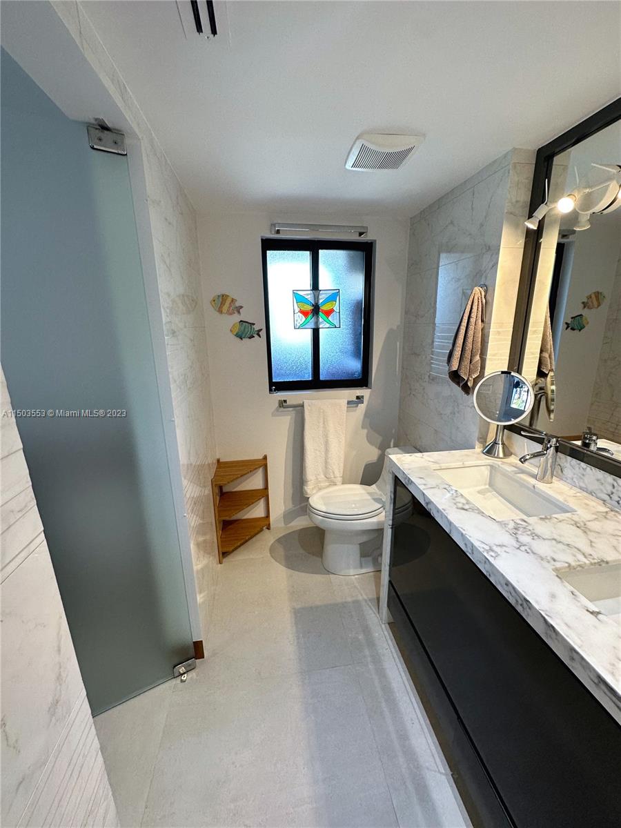 230 N Sunrise Dr # 7