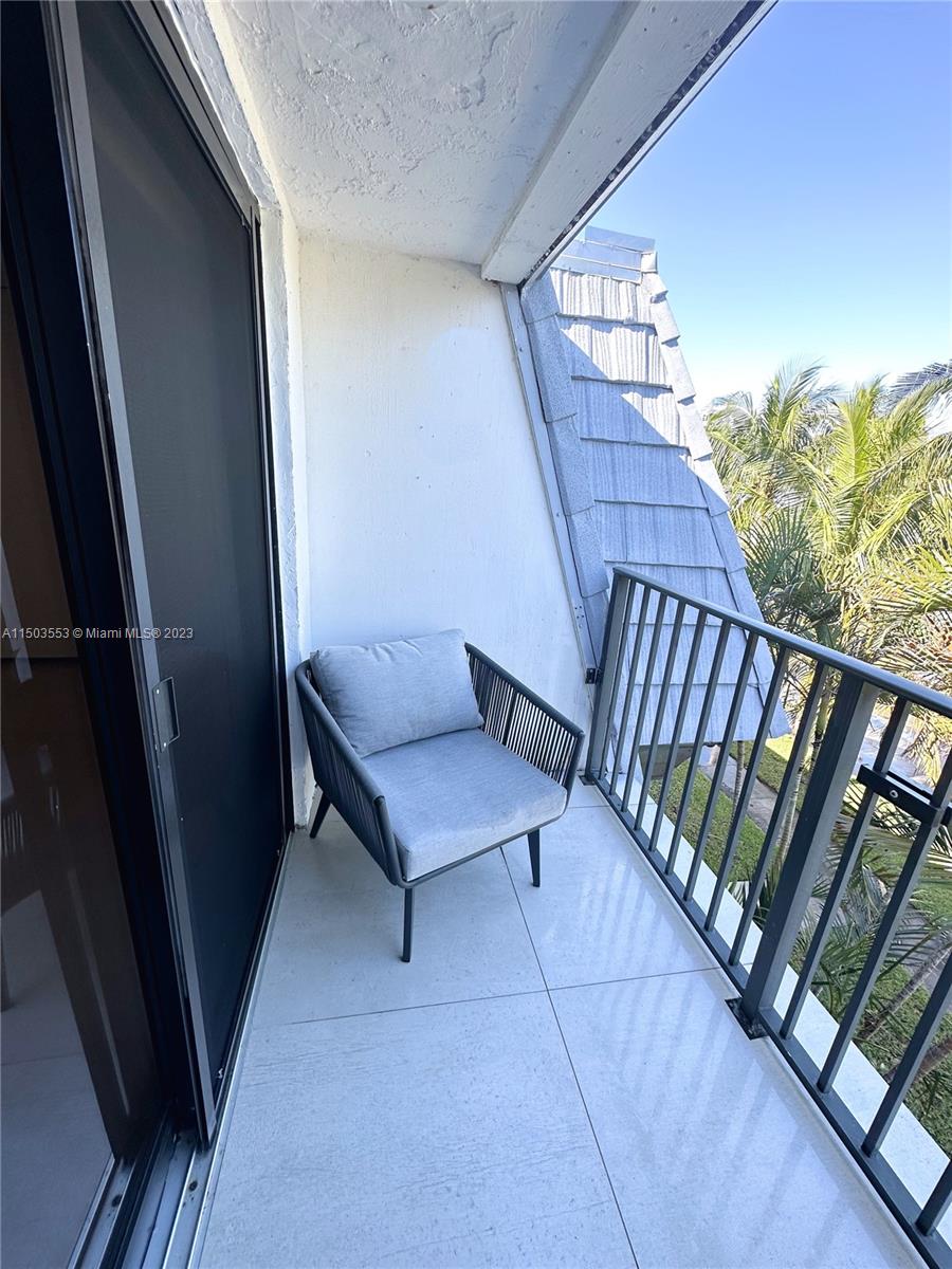 230 N Sunrise Dr # 7