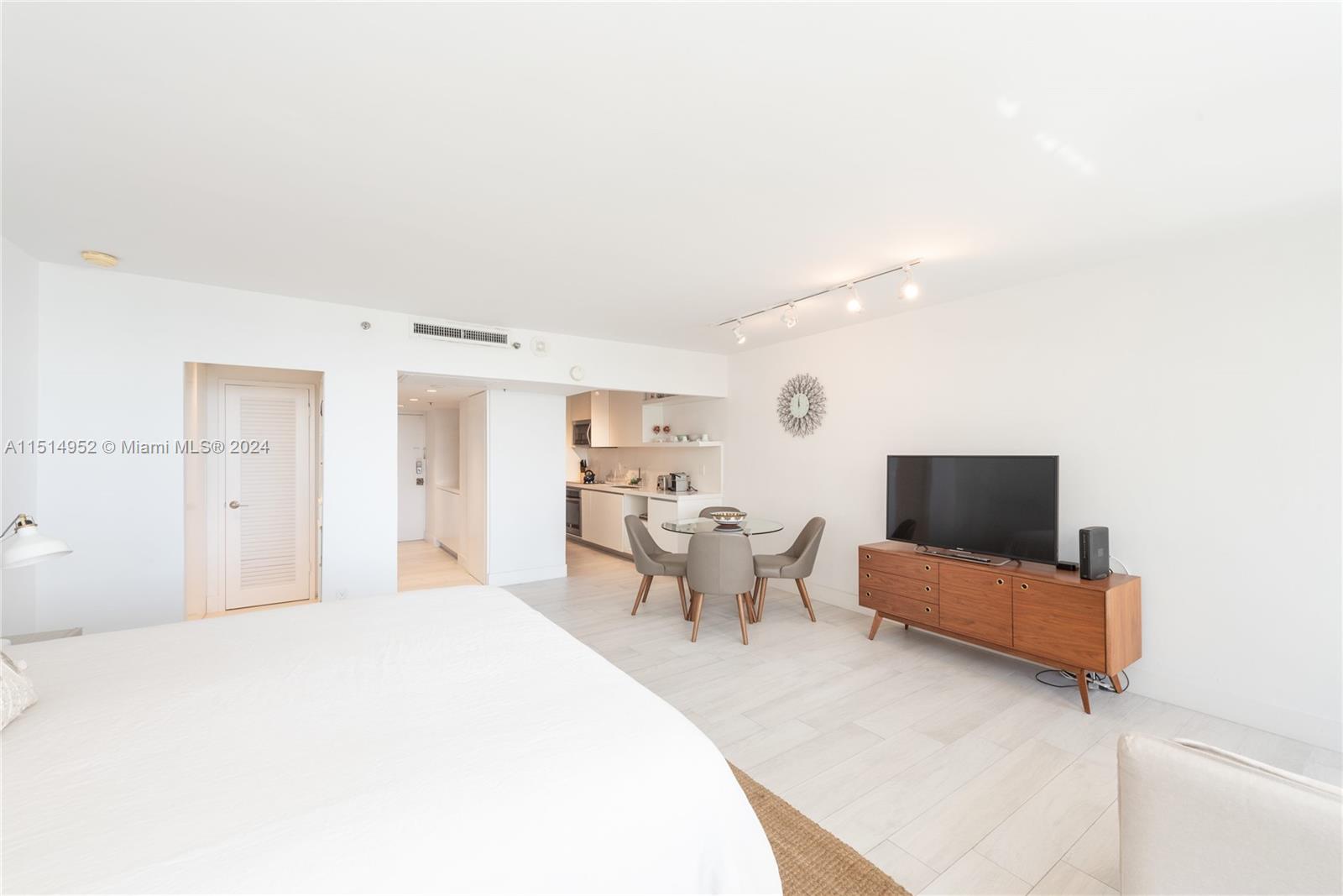 100 Lincoln Rd # 619