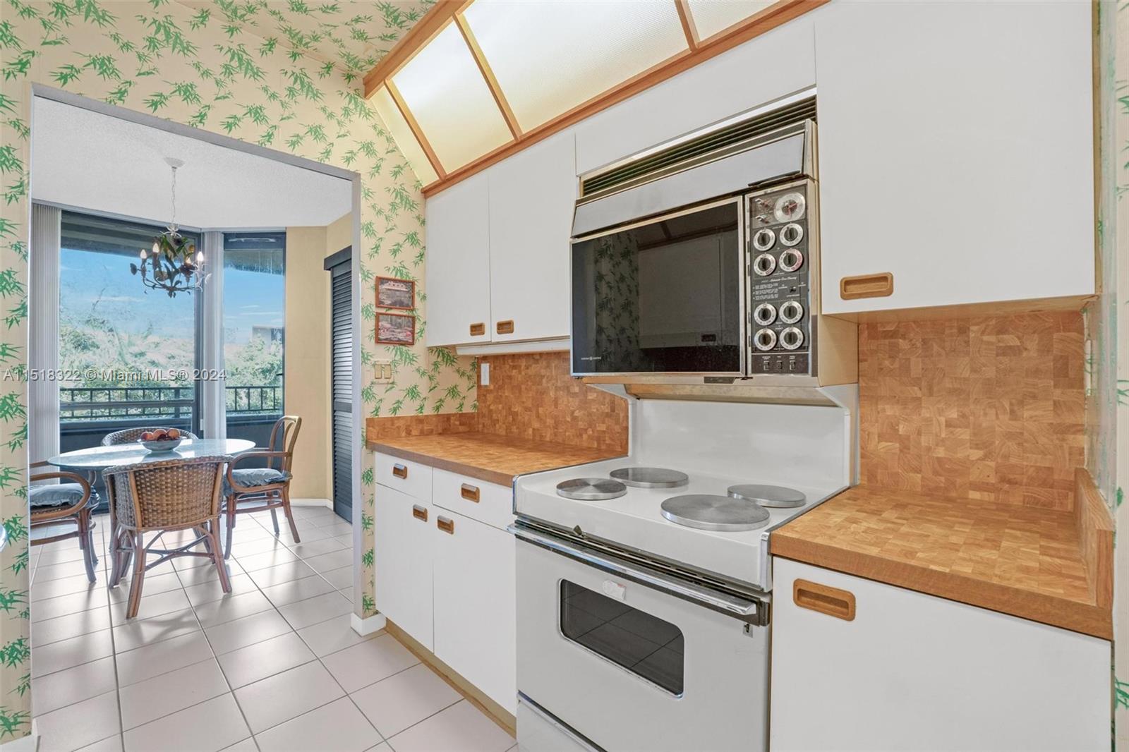 181 Crandon Blvd # 305