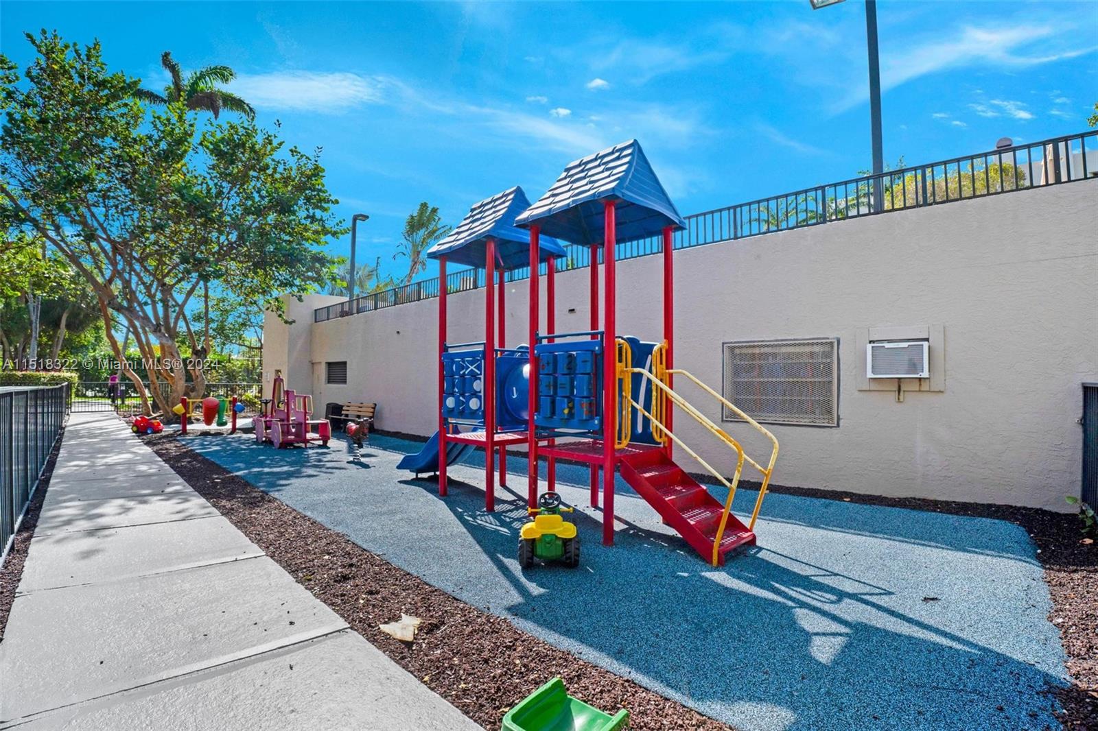 181 Crandon Blvd # 305