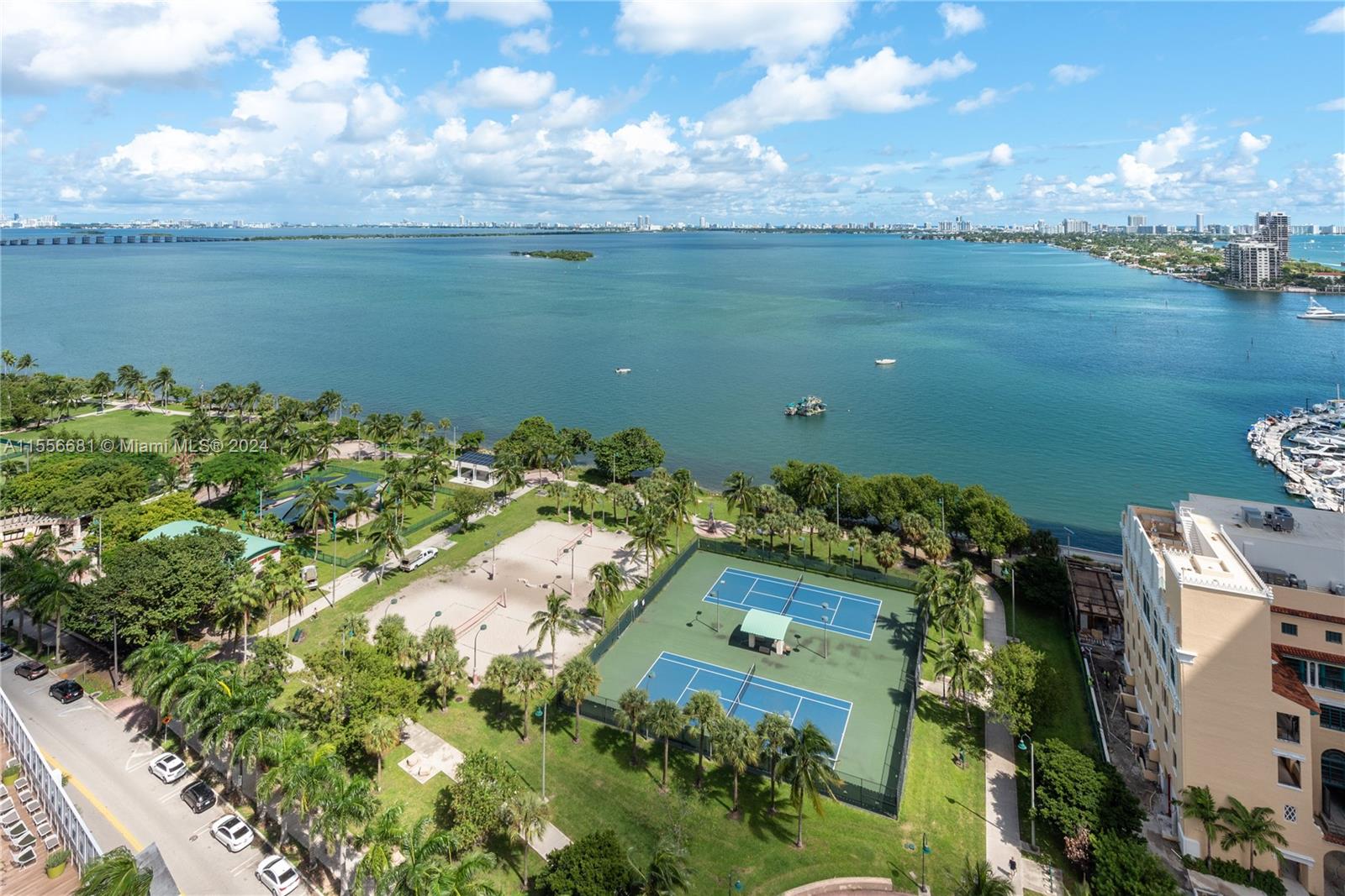 1750 N Bayshore Dr # 2202