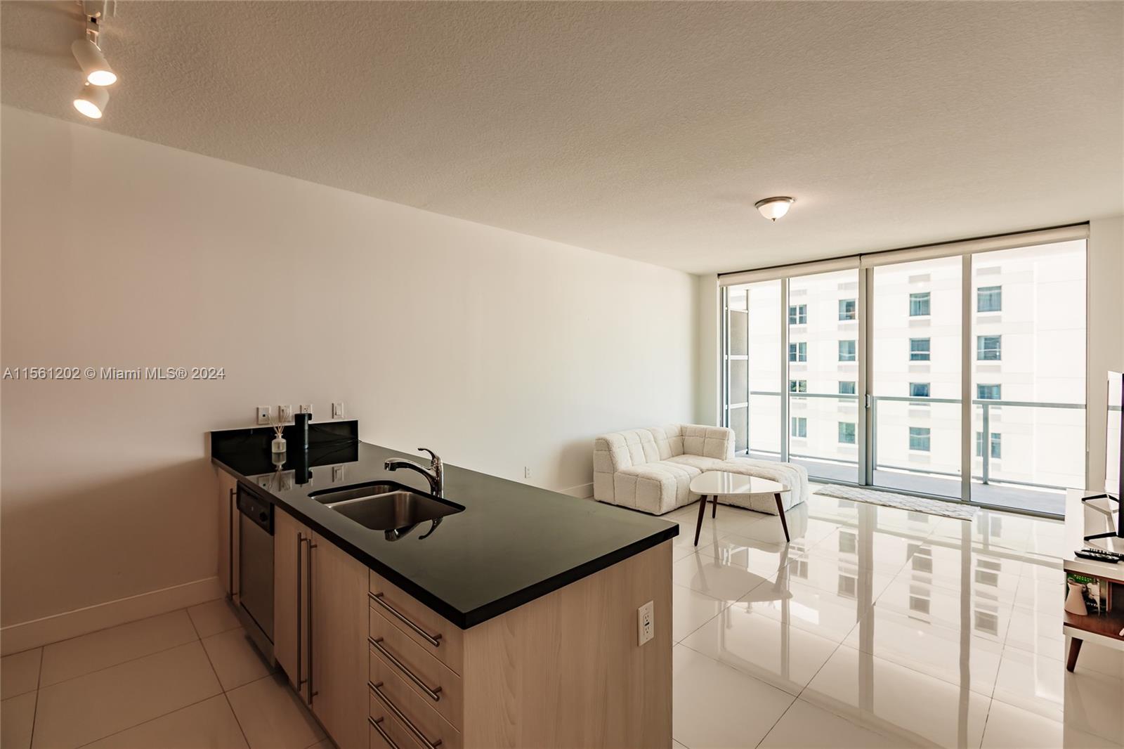 79 SW 12th St Unit: 1205-S