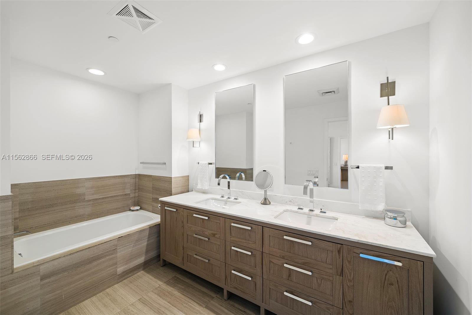 360 Ocean Dr # 905S