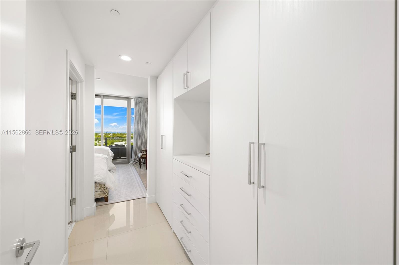 360 Ocean Dr # 905S