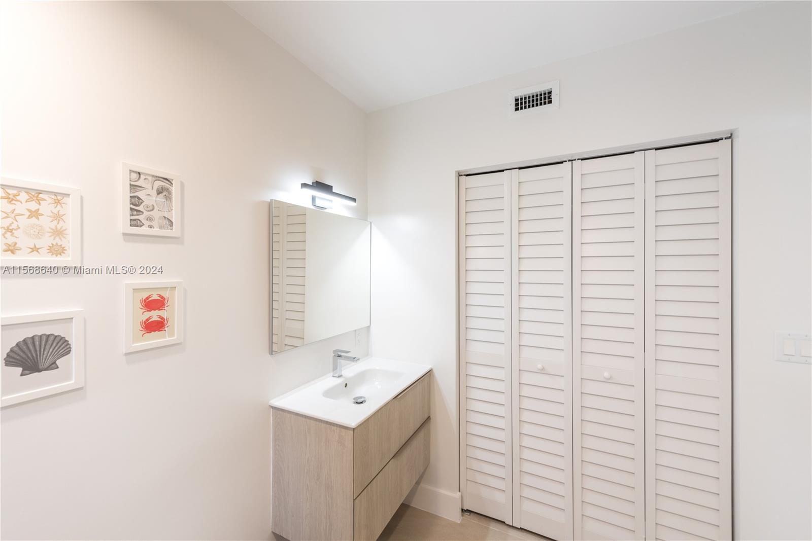 161 Crandon Blvd # 118