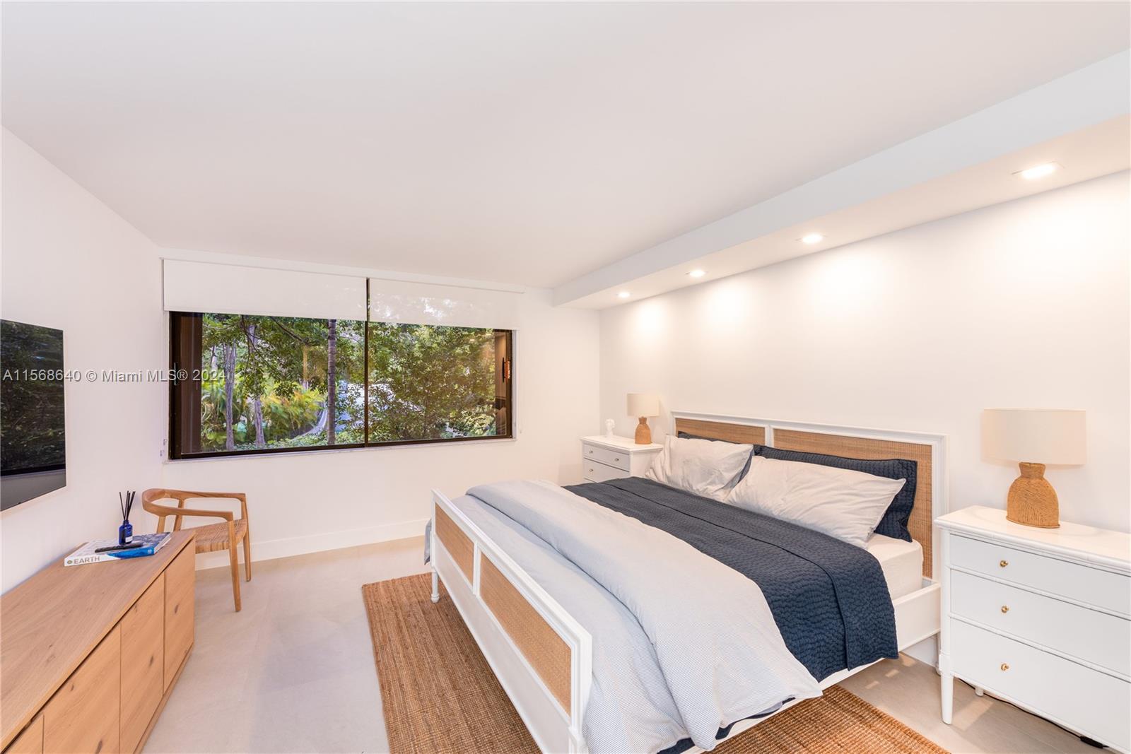 161 Crandon Blvd # 118