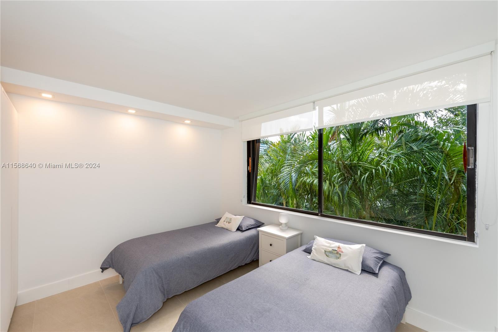 161 Crandon Blvd # 118