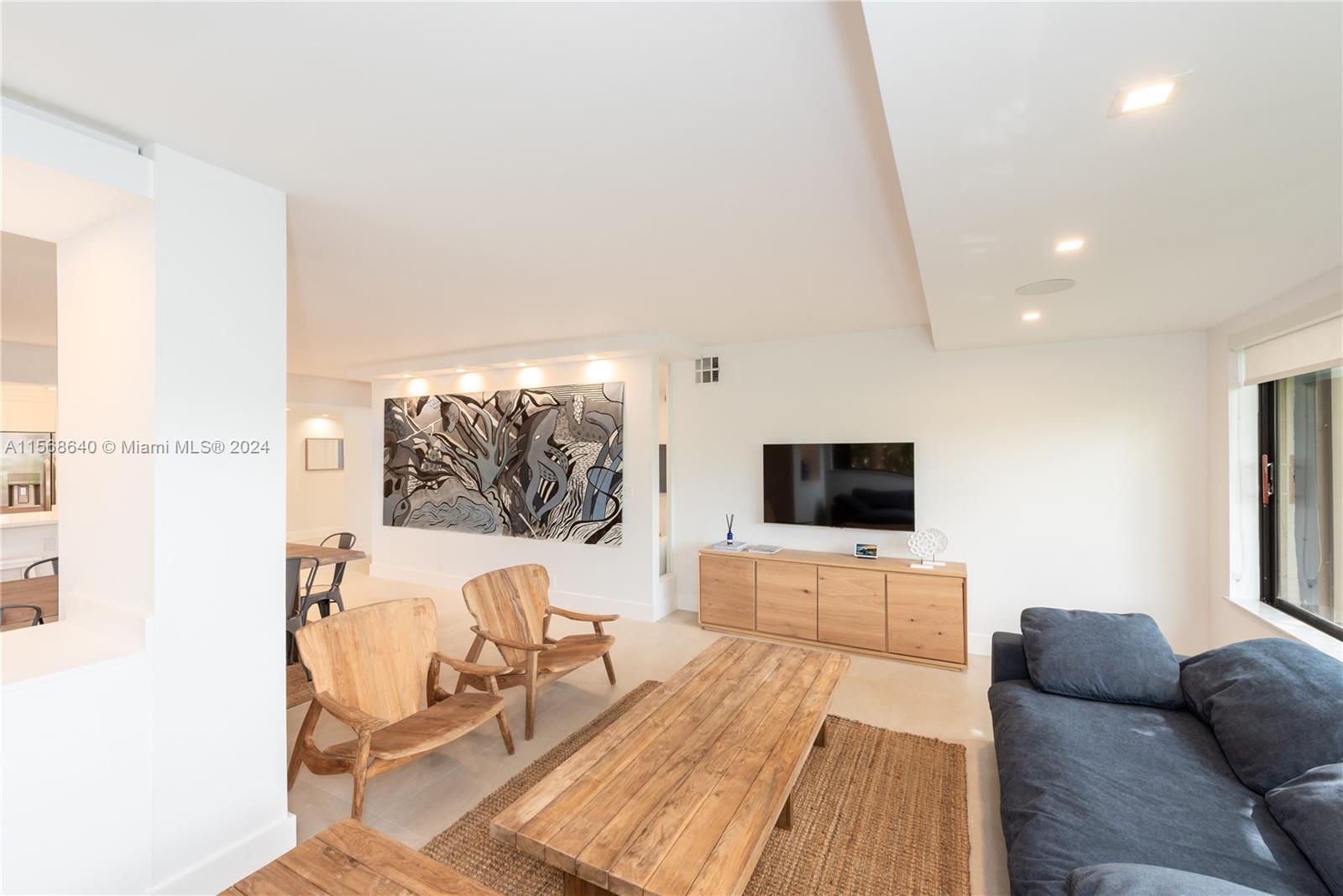161 Crandon Blvd # 118