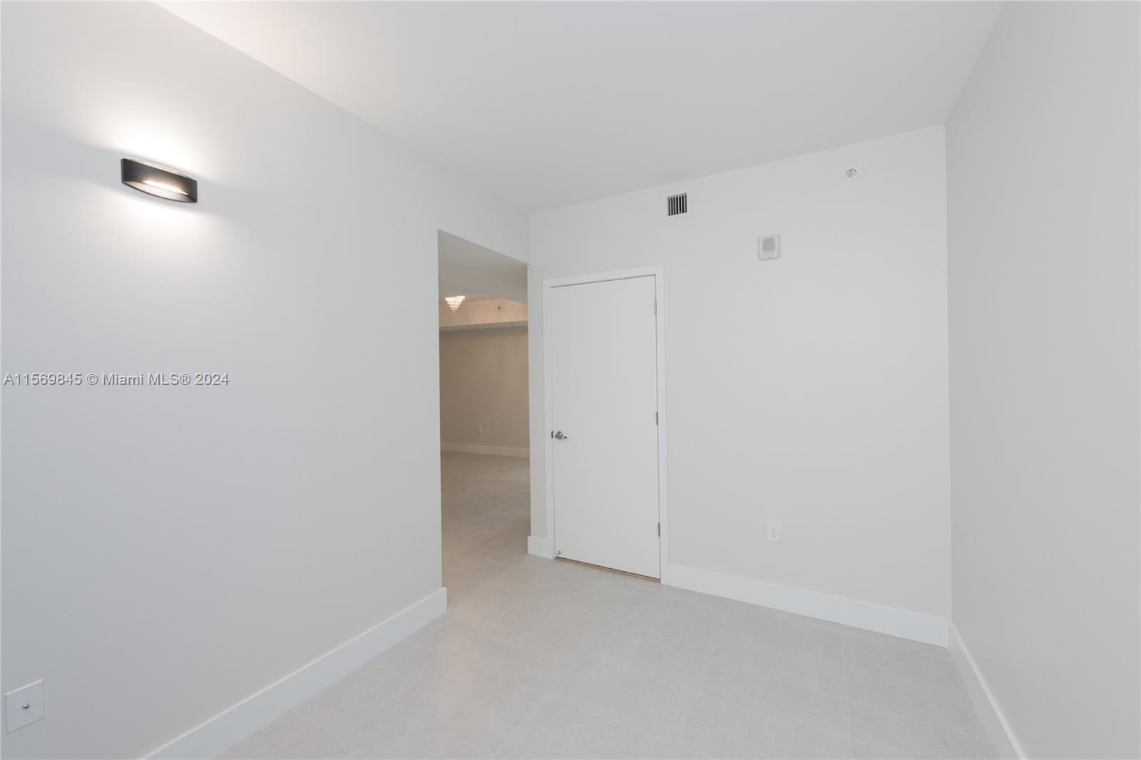 1010 Brickell Ave # 2303