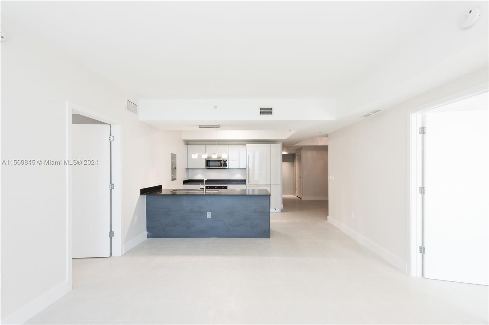 1010 Brickell Ave # 2303