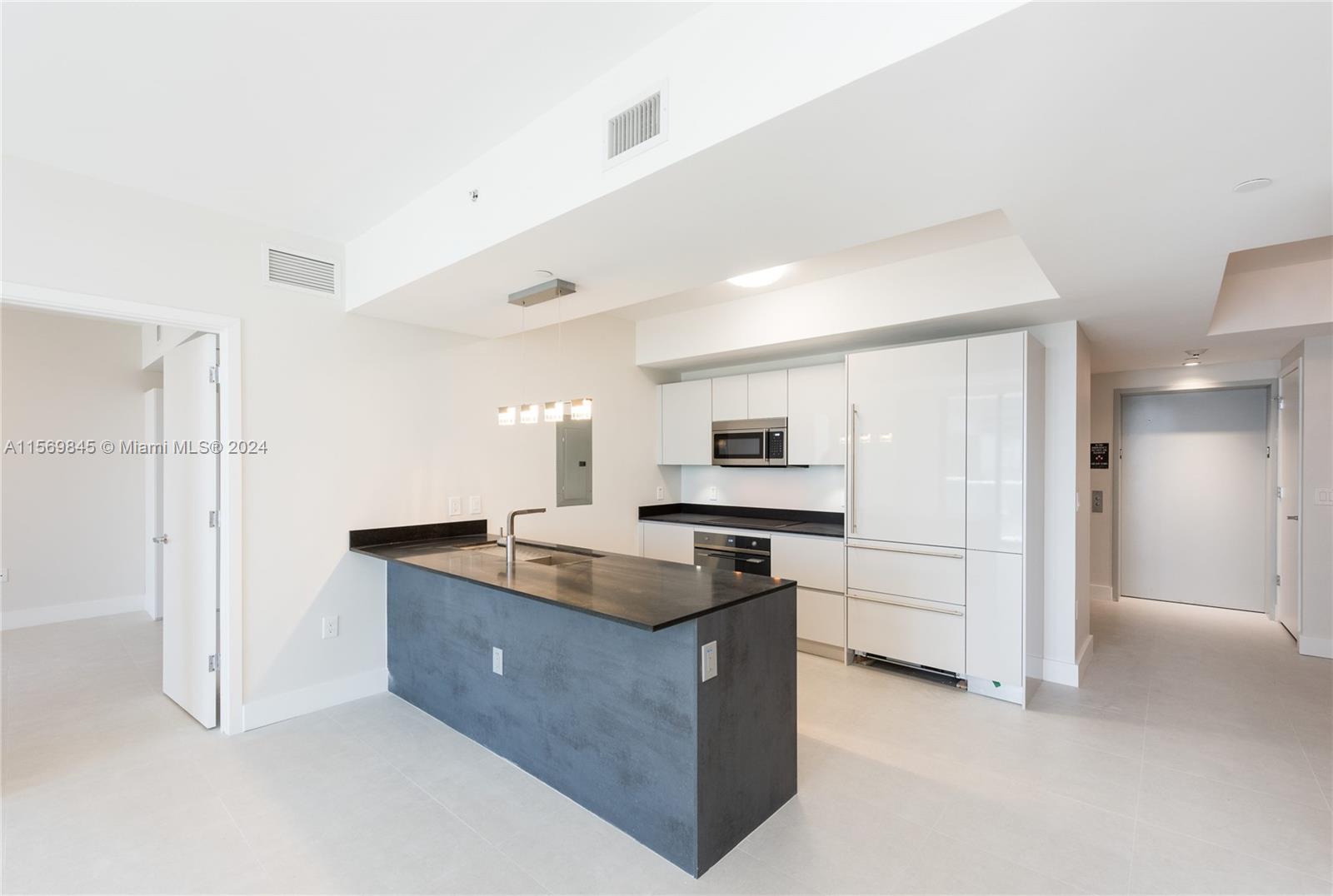 1010 Brickell Ave # 2303