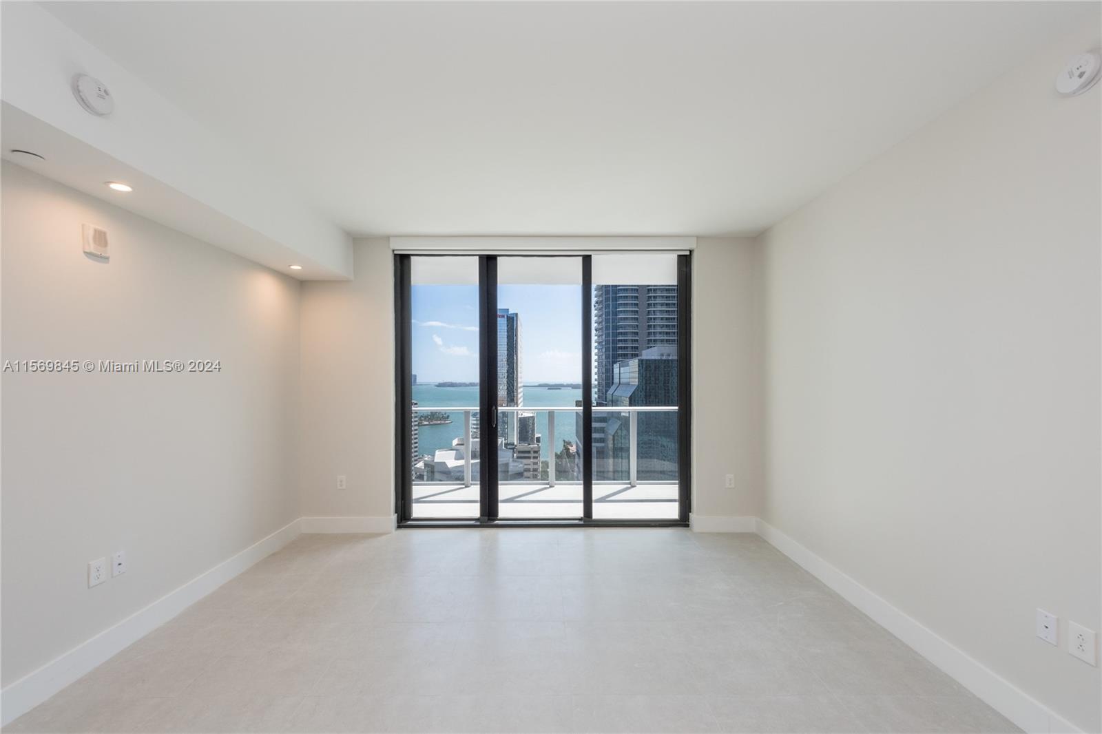 1010 Brickell Ave # 2303