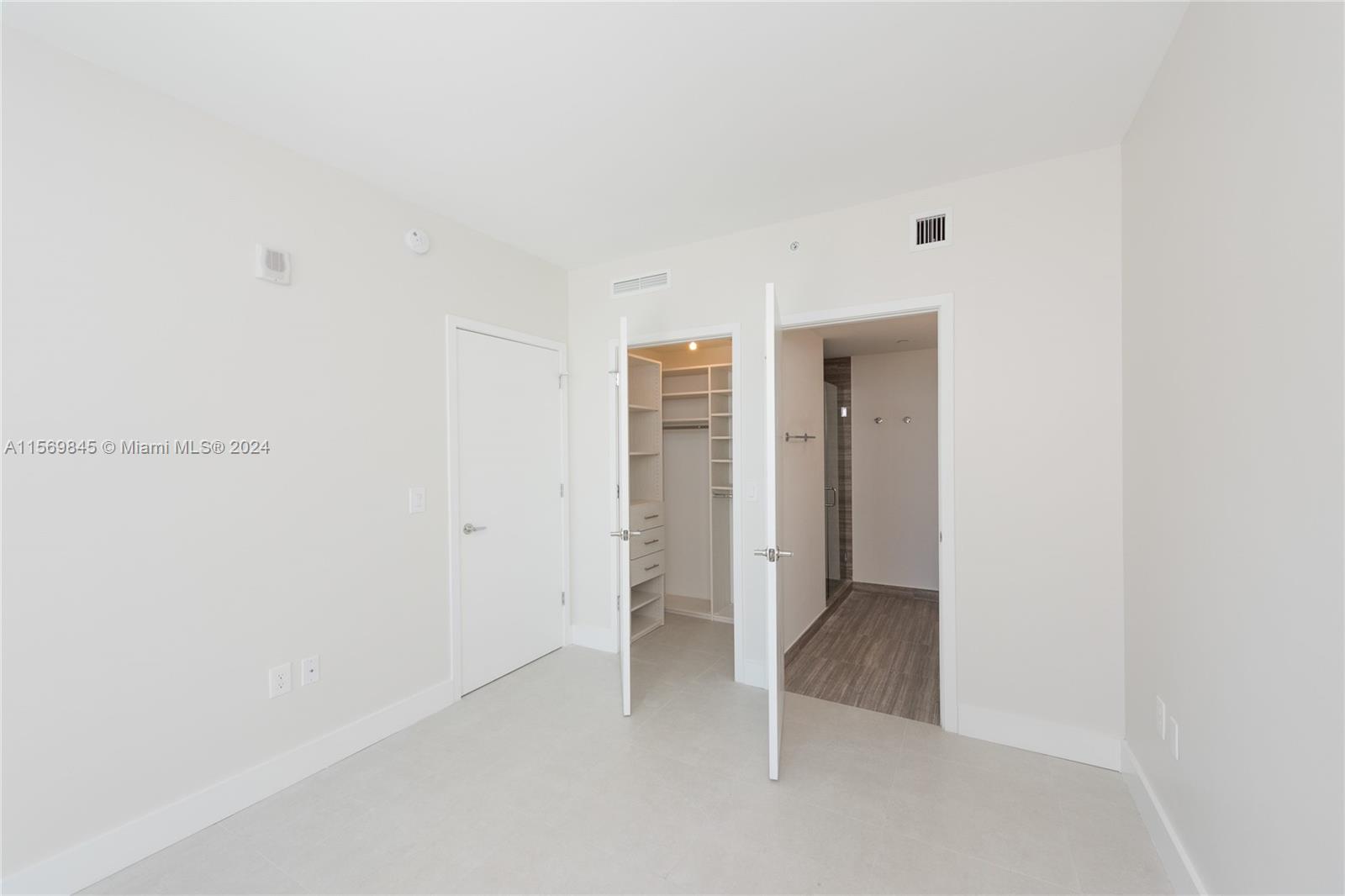 1010 Brickell Ave # 2303