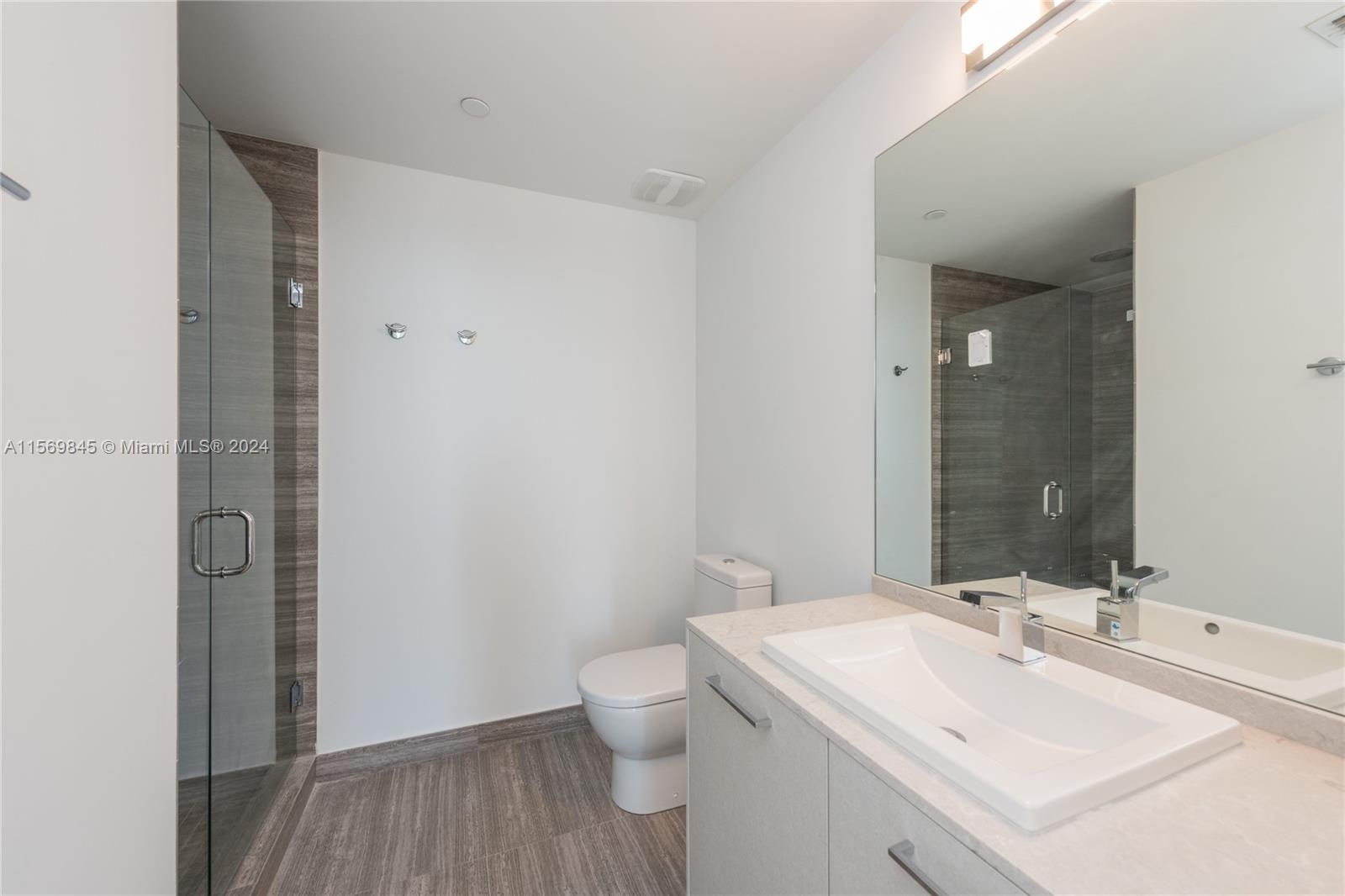 1010 Brickell Ave # 2303
