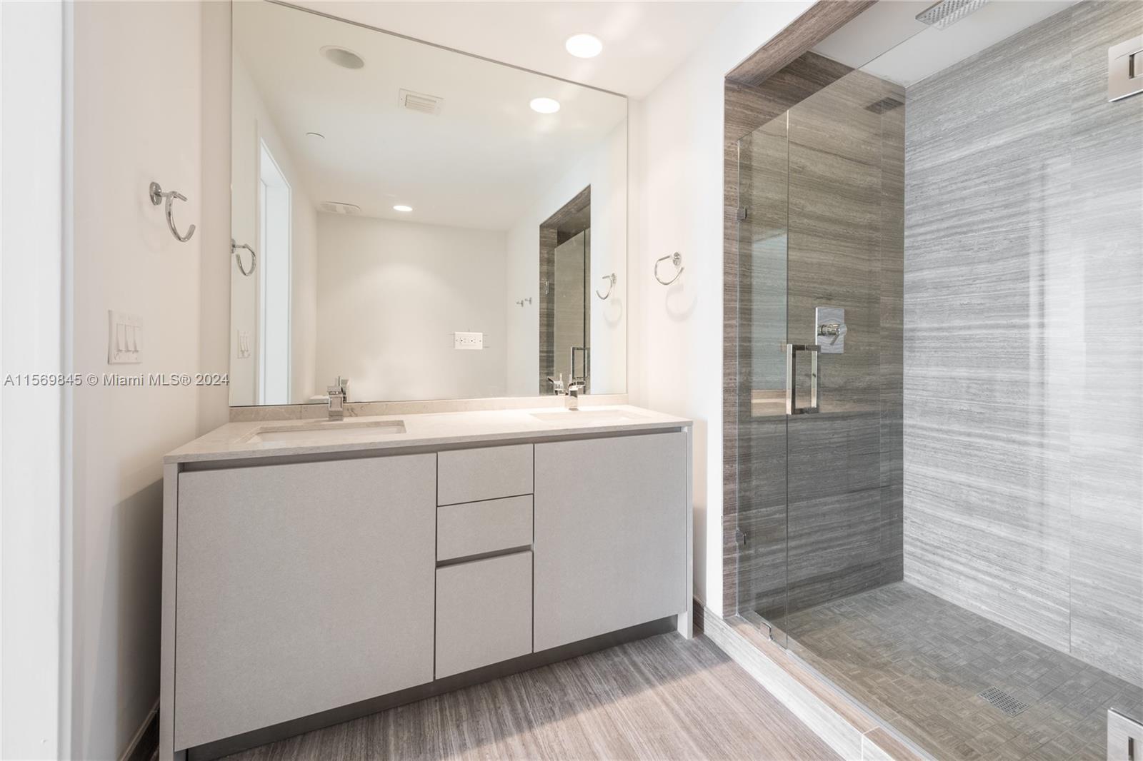1010 Brickell Ave # 2303