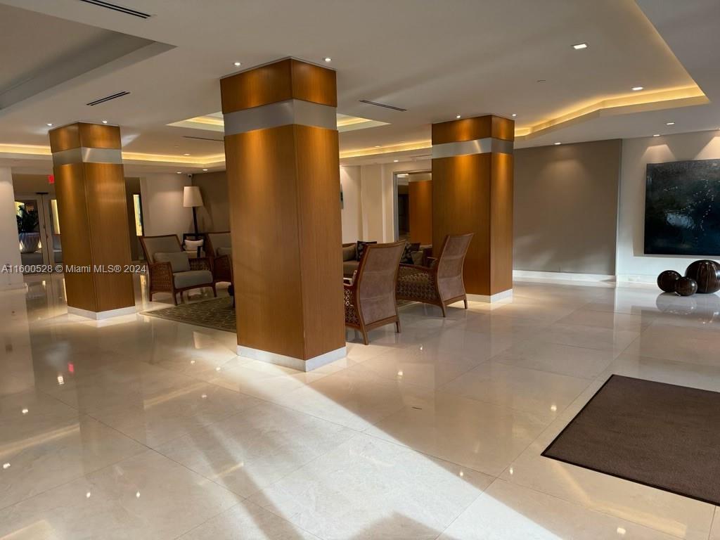 600 Grapetree Dr Unit: 10CN