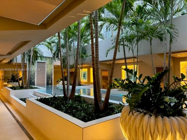 600 Grapetree Dr Unit: 10CN