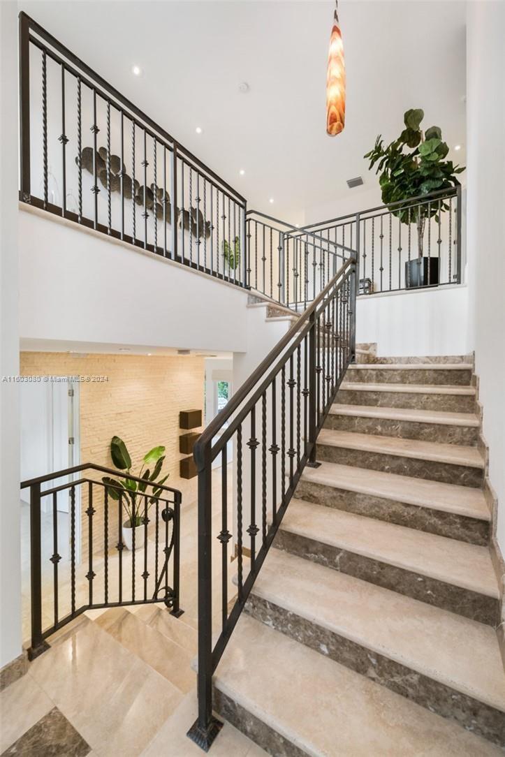 265 W Heather Dr