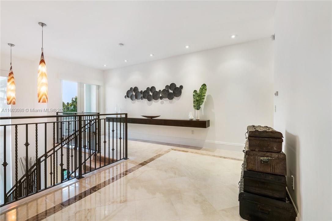 265 W Heather Dr