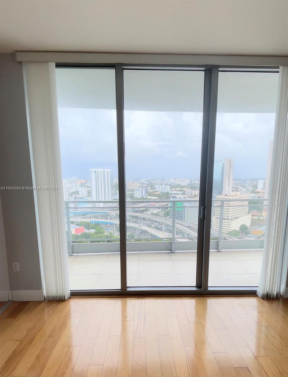90 SW 3rd St # 2805