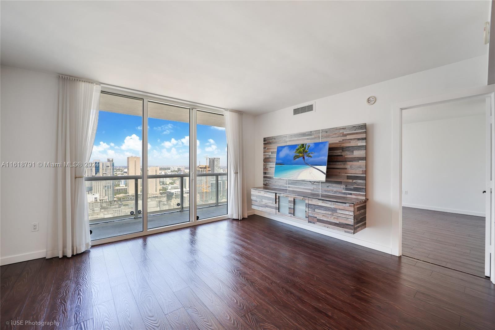 50 Biscayne Blvd # 4311