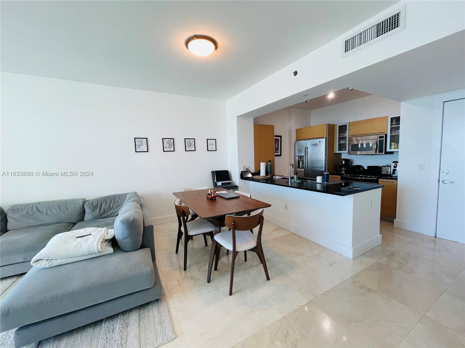 951 Brickell Ave # 3302