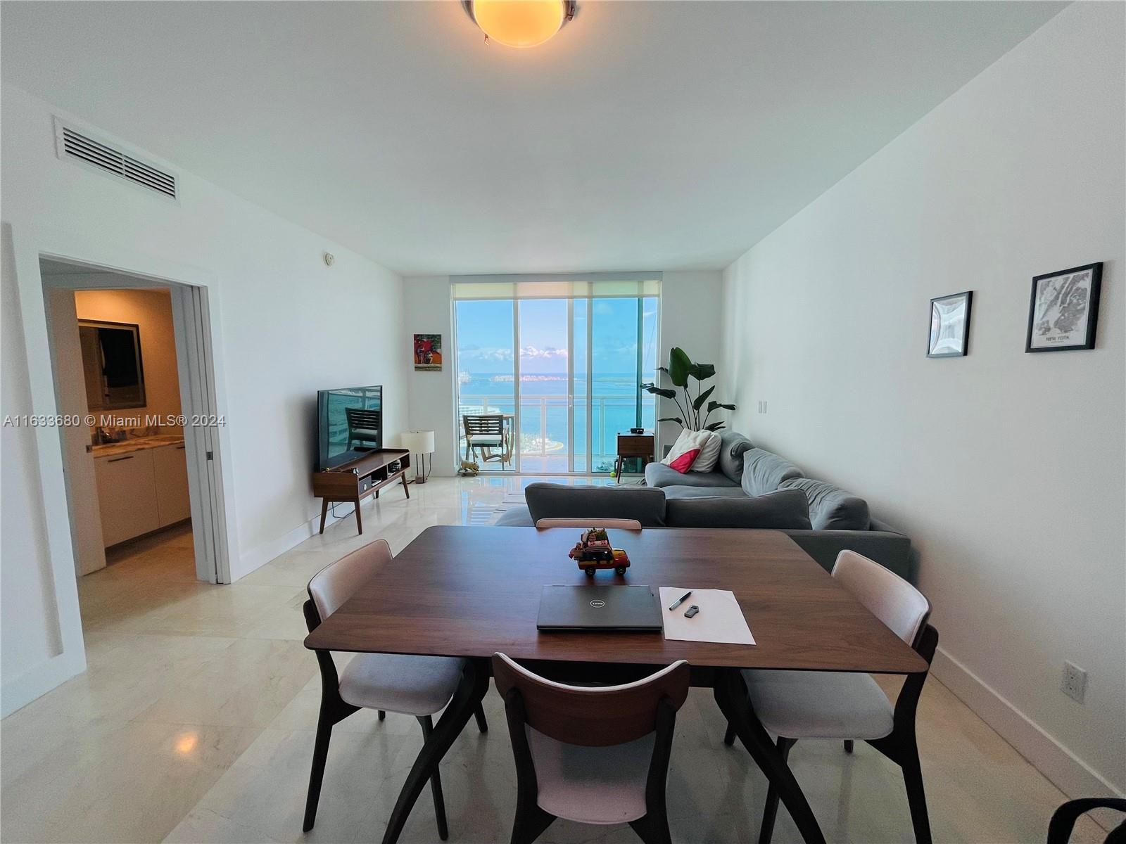 951 Brickell Ave # 3302