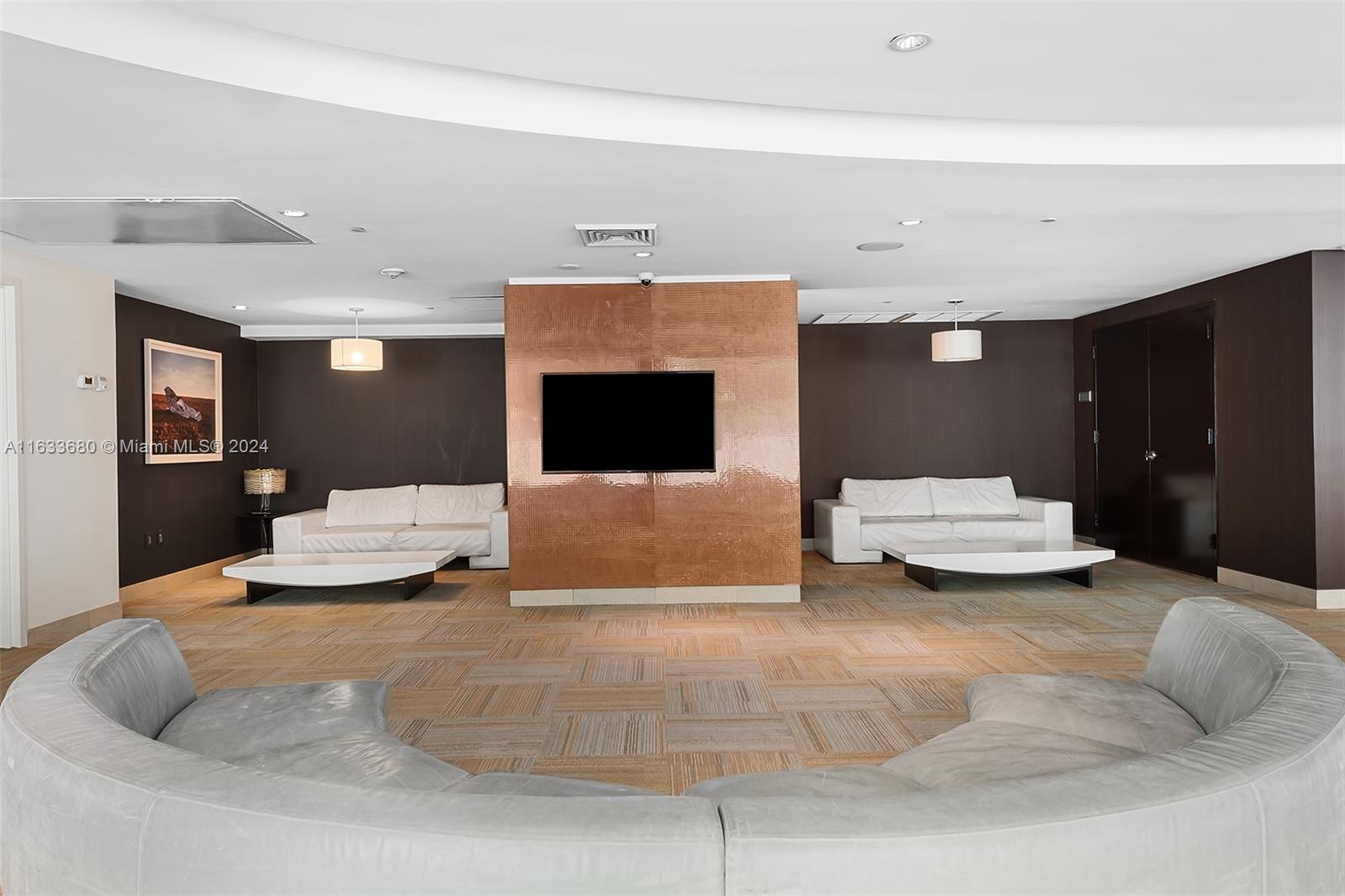 951 Brickell Ave # 3302