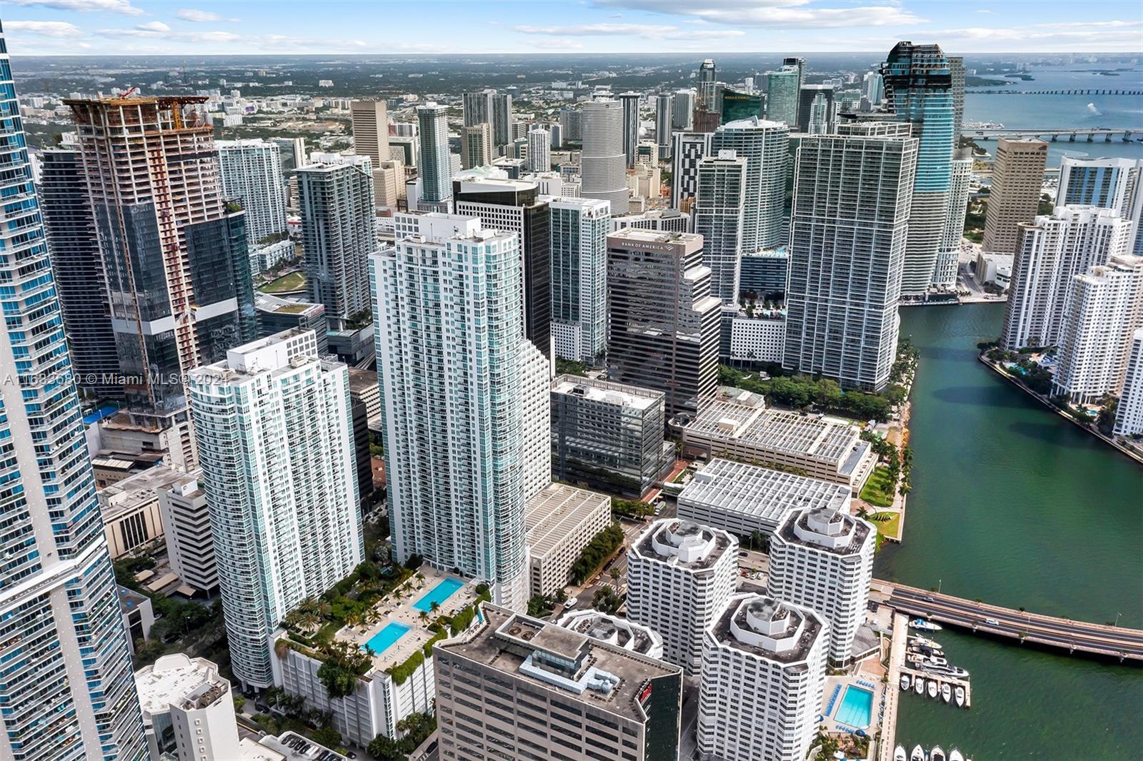 951 Brickell Ave # 3302