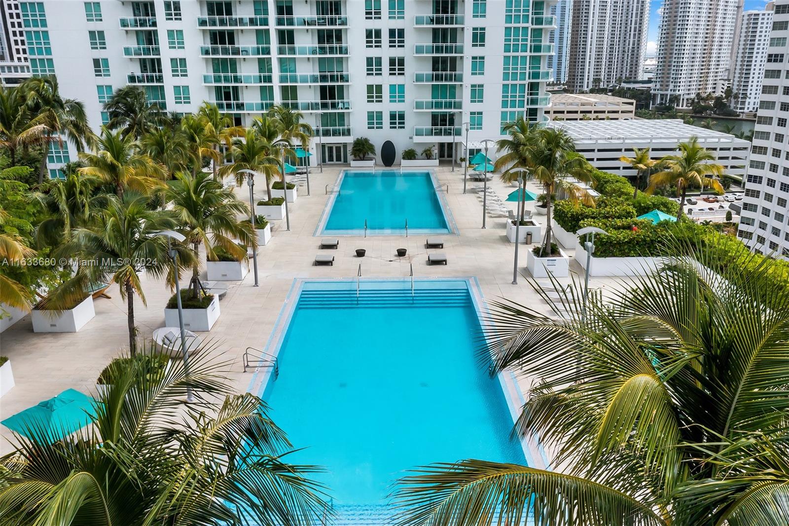 951 Brickell Ave # 3302