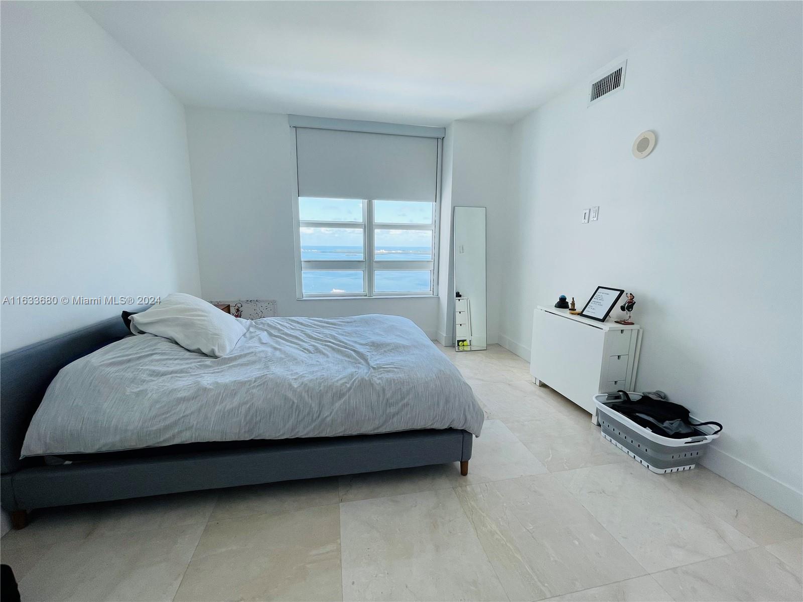 951 Brickell Ave # 3302