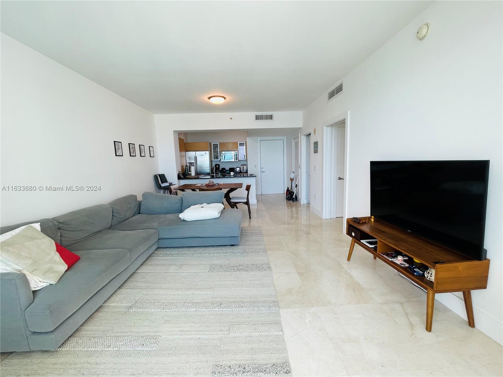 951 Brickell Ave # 3302