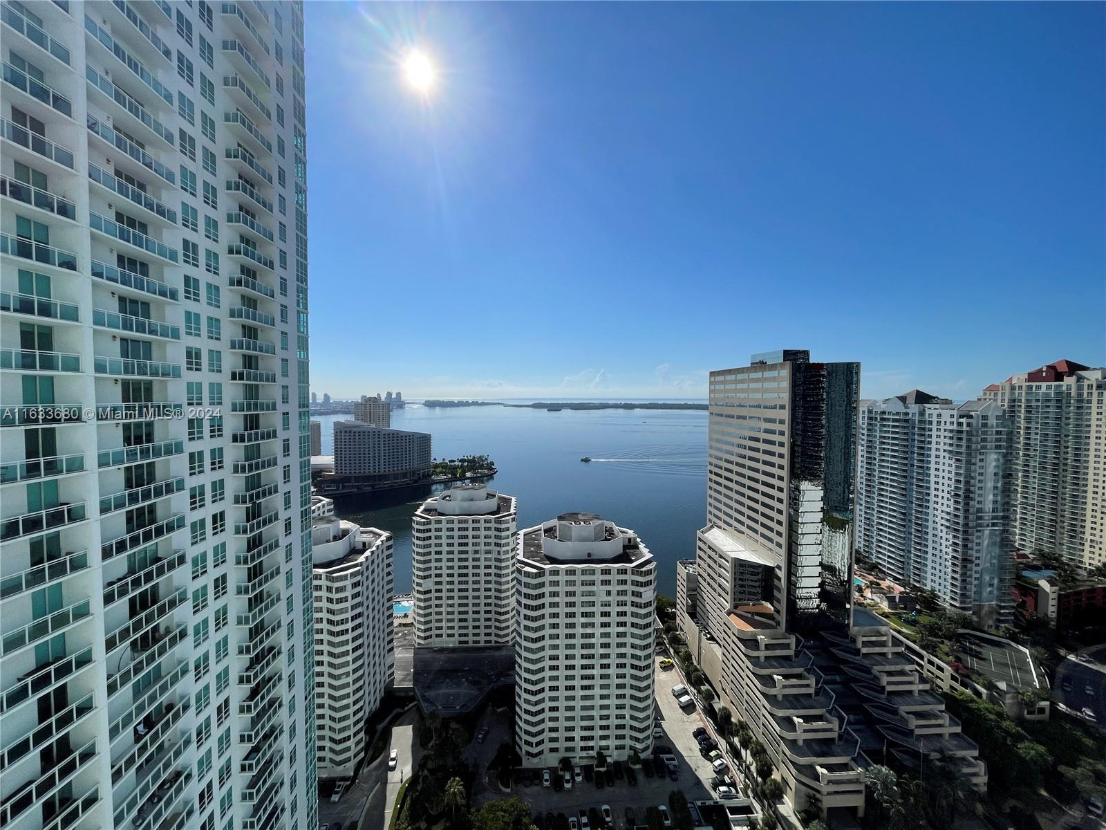 951 Brickell Ave # 3302