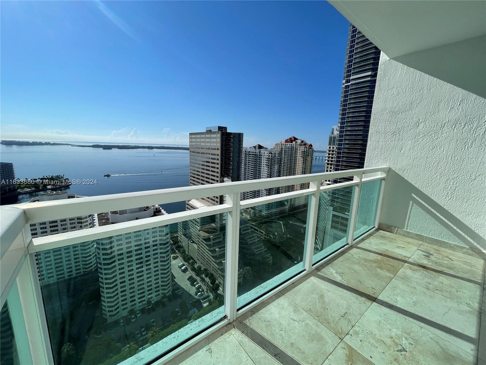 951 Brickell Ave # 3302