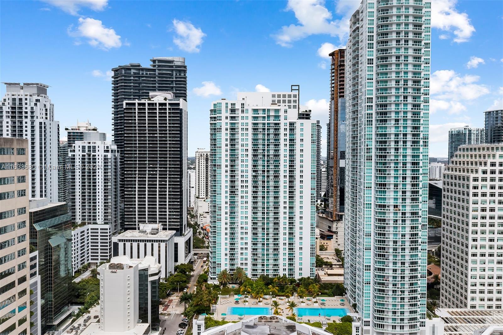 951 Brickell Ave # 3302