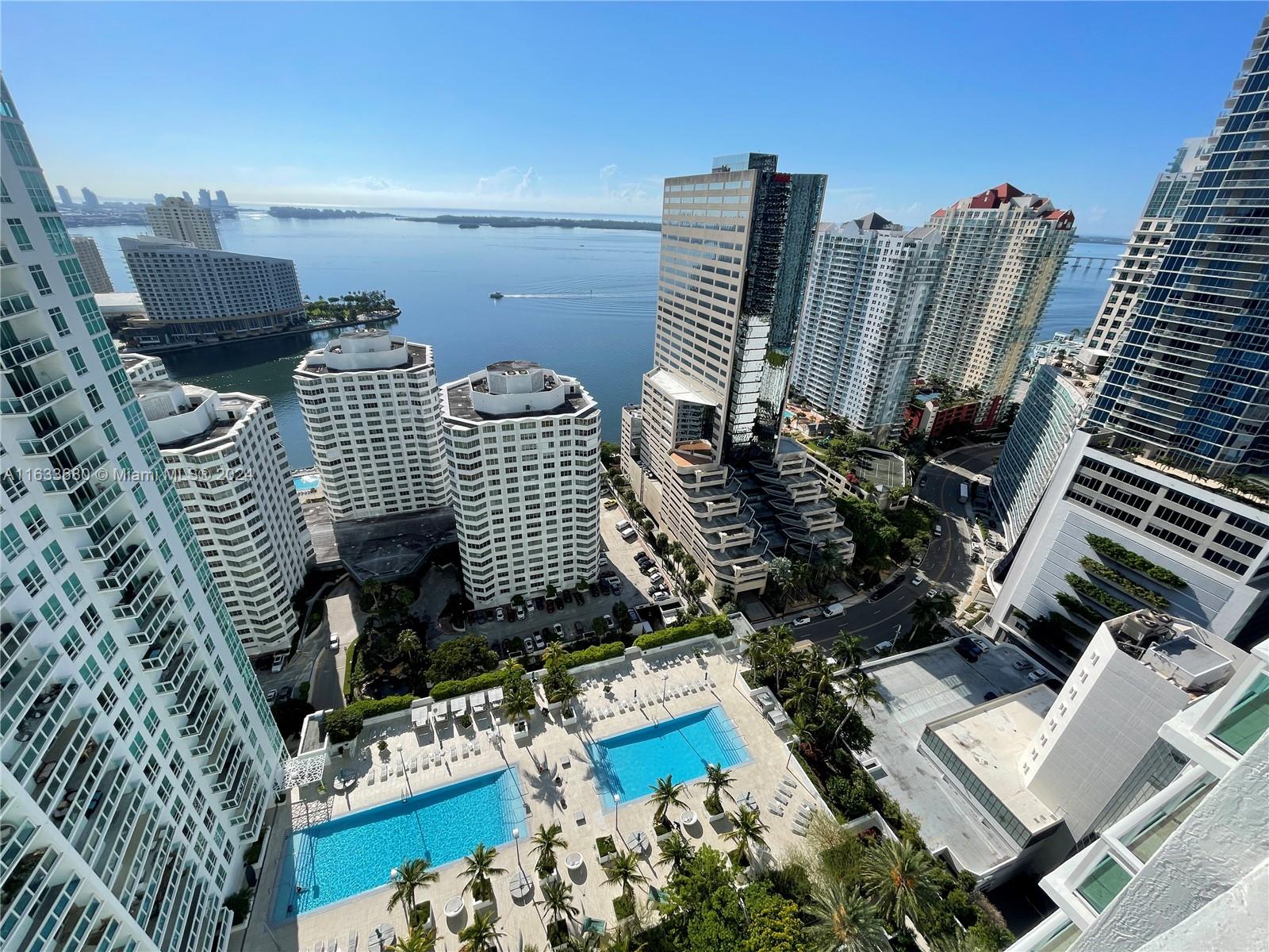 951 Brickell Ave # 3302