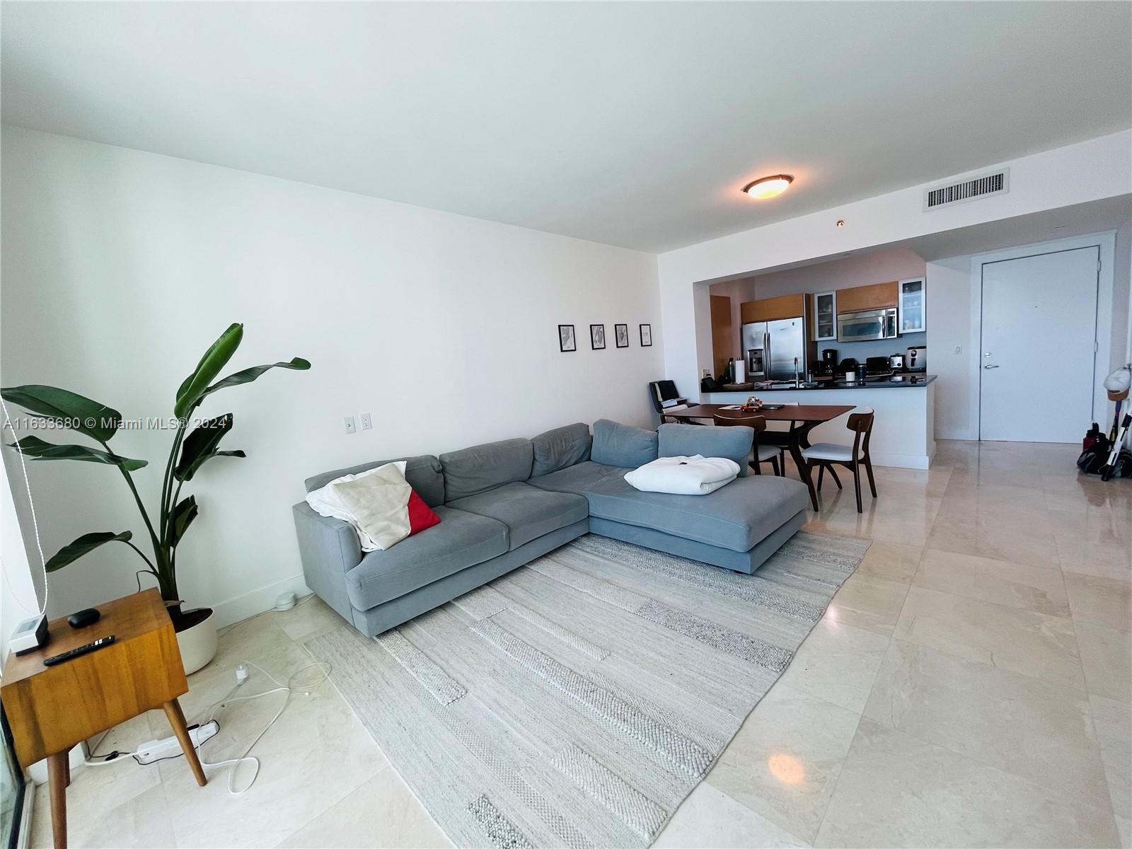 951 Brickell Ave # 3302