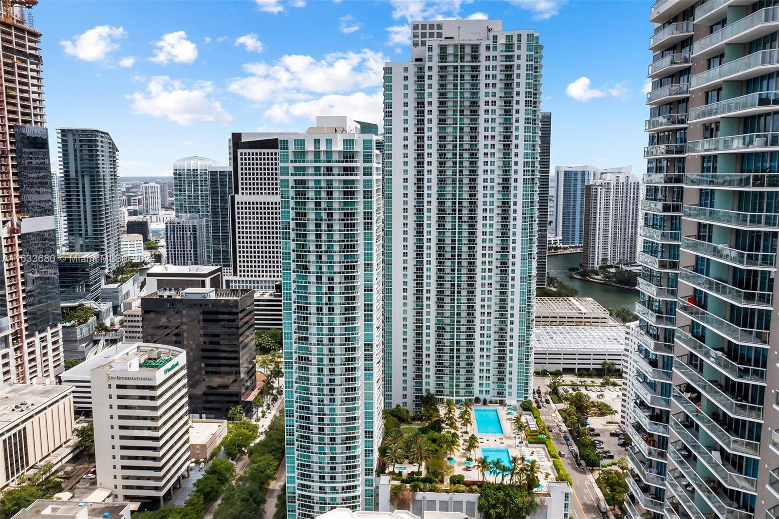 951 Brickell Ave # 3302