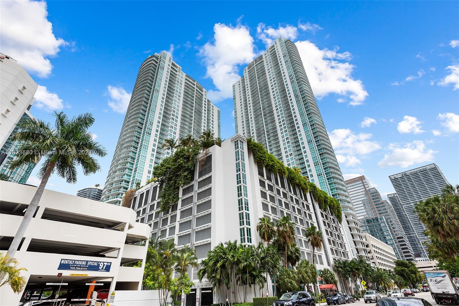 951 Brickell Ave # 3302