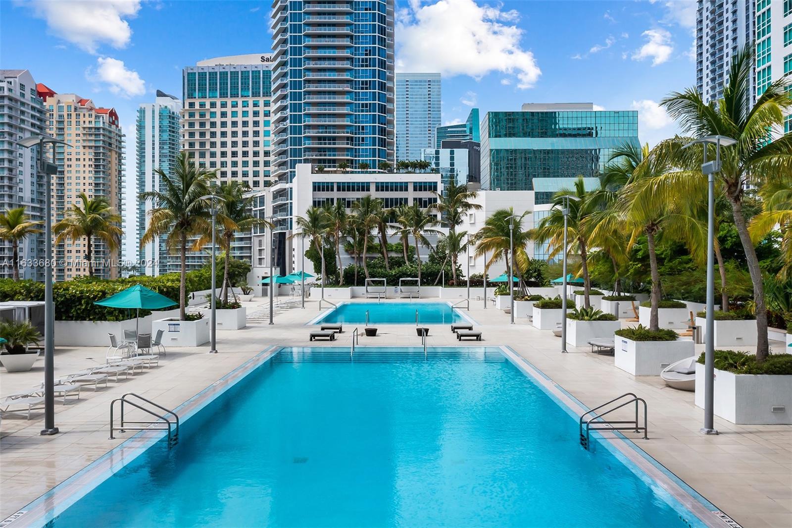 951 Brickell Ave # 3302