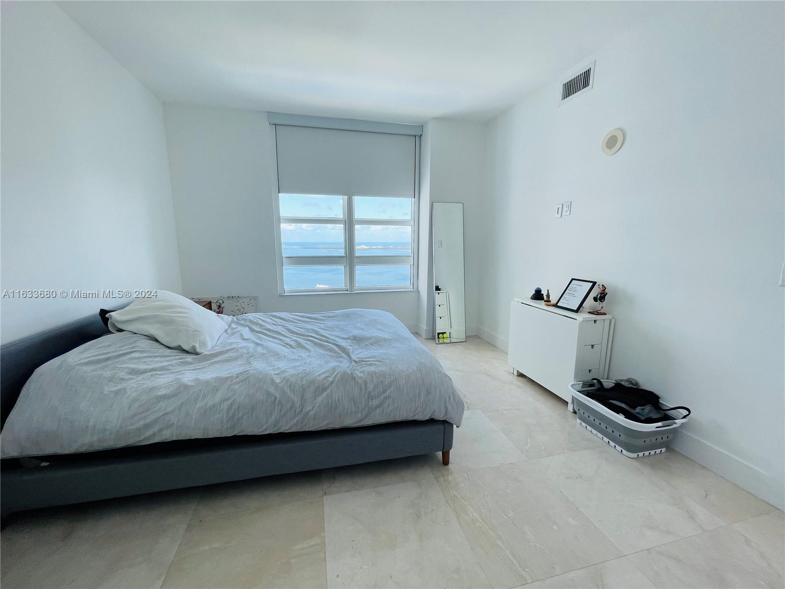 951 Brickell Ave # 3302