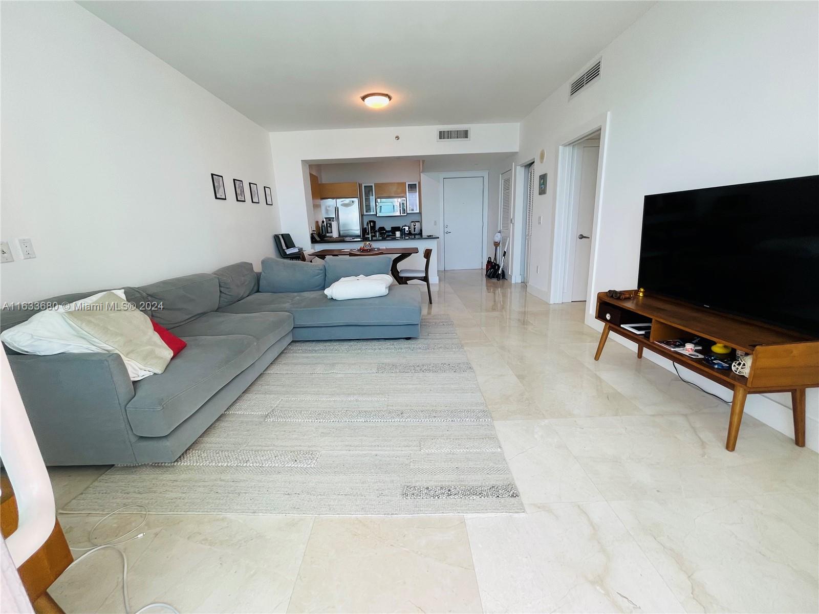 951 Brickell Ave # 3302