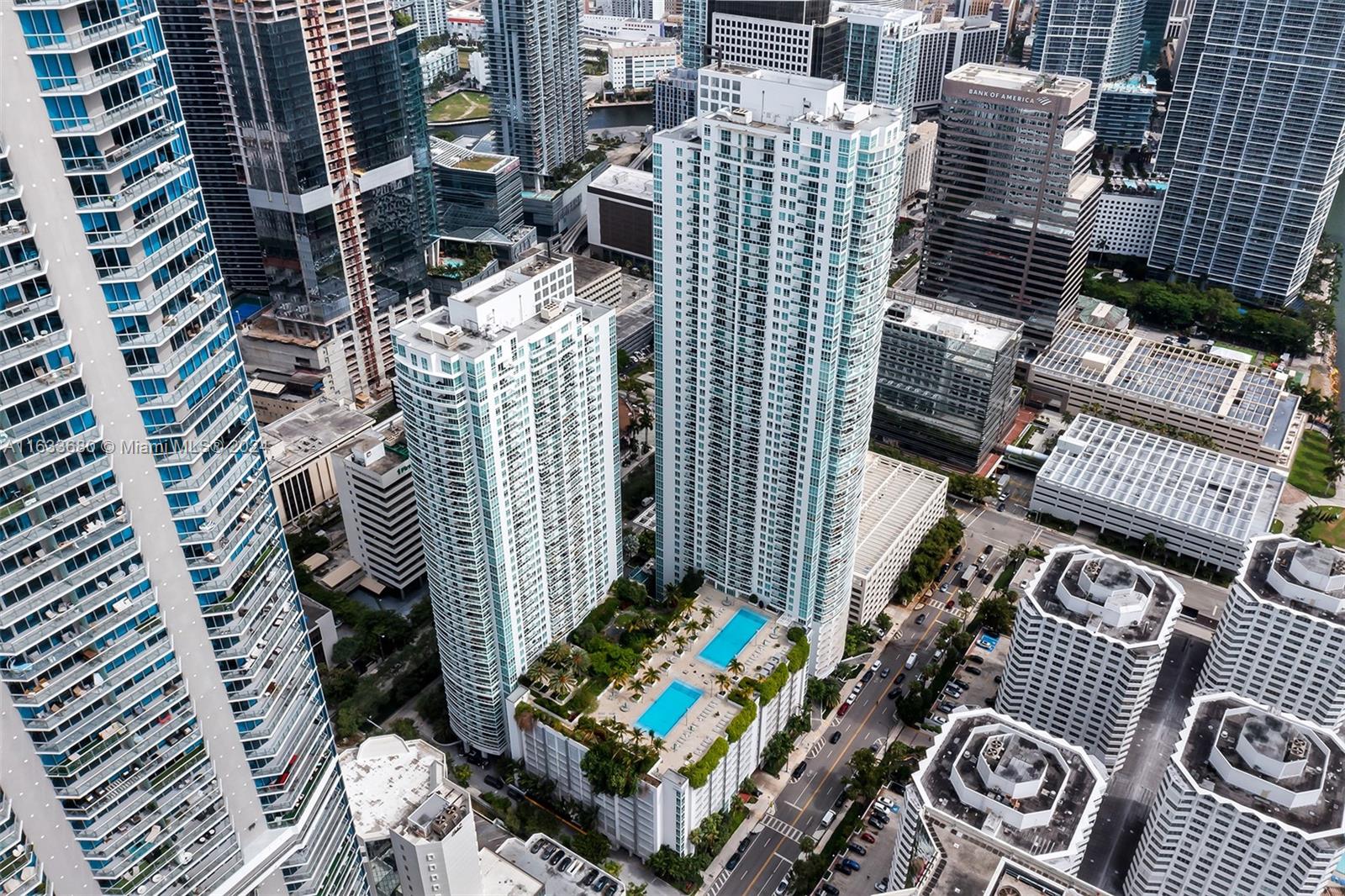 951 Brickell Ave # 3302