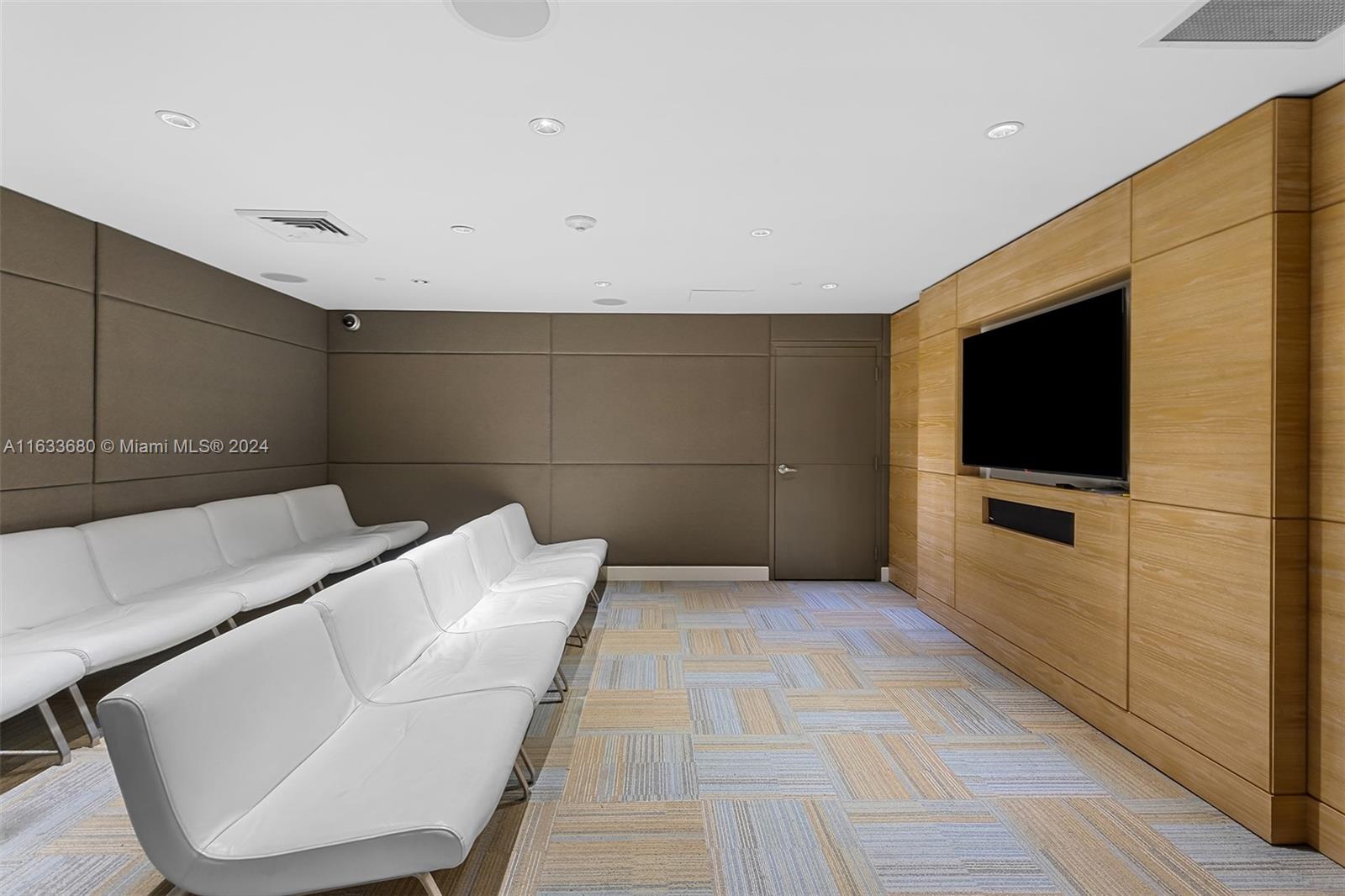 951 Brickell Ave # 3302