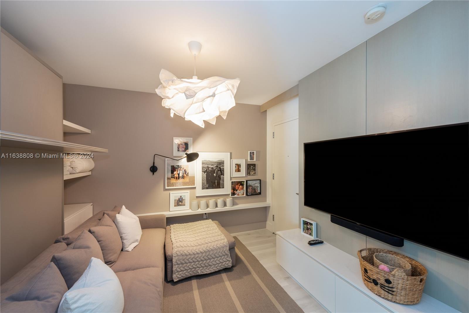 16901 Collins Ave # 2404