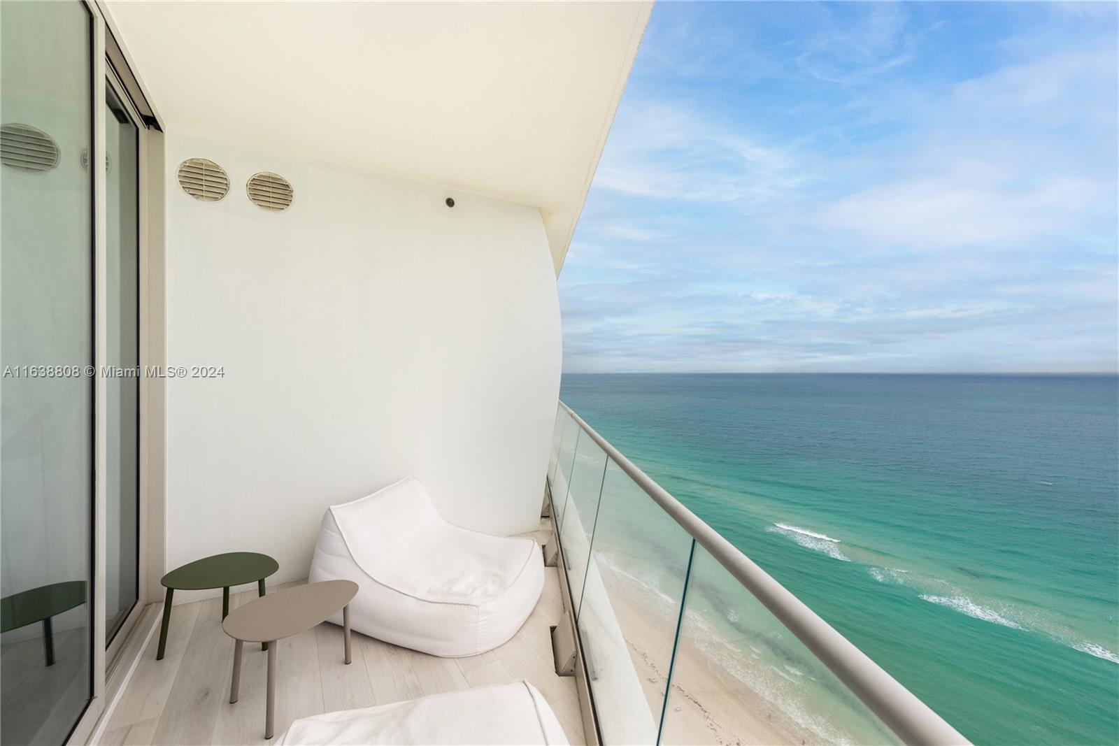 16901 Collins Ave # 2404